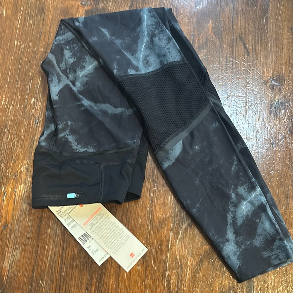 Sweaty Betty Zero Gravity tie dye  Leggings -Blue Marble Size M
Brand New w/tags
